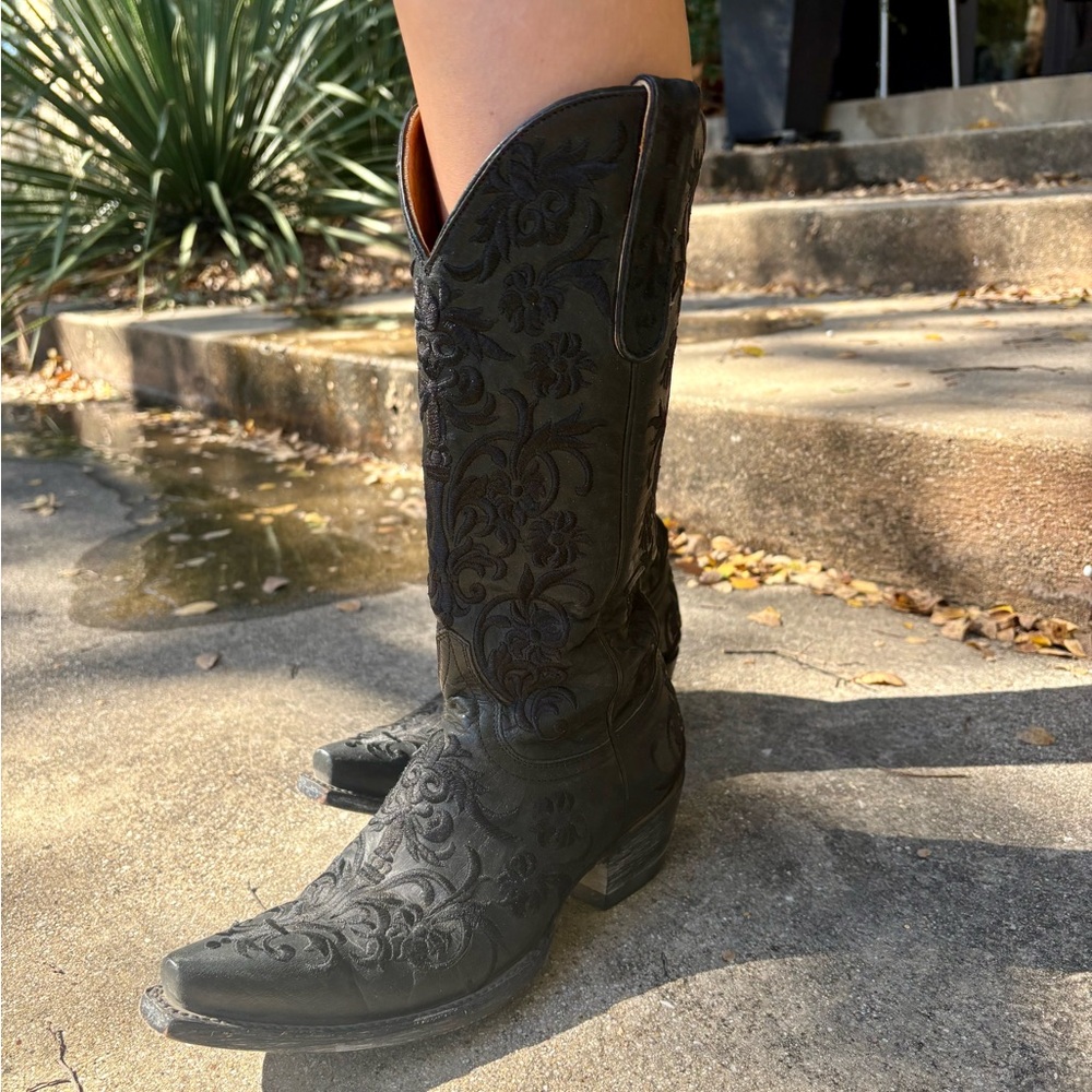 Old Gringo Black With Black Velvet Embroidered Cowboy Boots. Fast shipping.